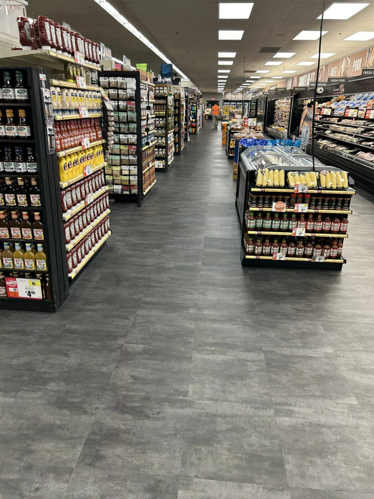 Natures View™ Style Rustique 18" x 18" Retail aisles